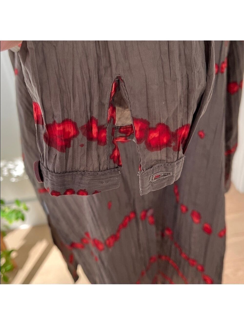 TARA VAO Tunic Blouse Button Front Spiral Splatter Pattern Crinkle Fabric Artsy - Picture 5 of 16